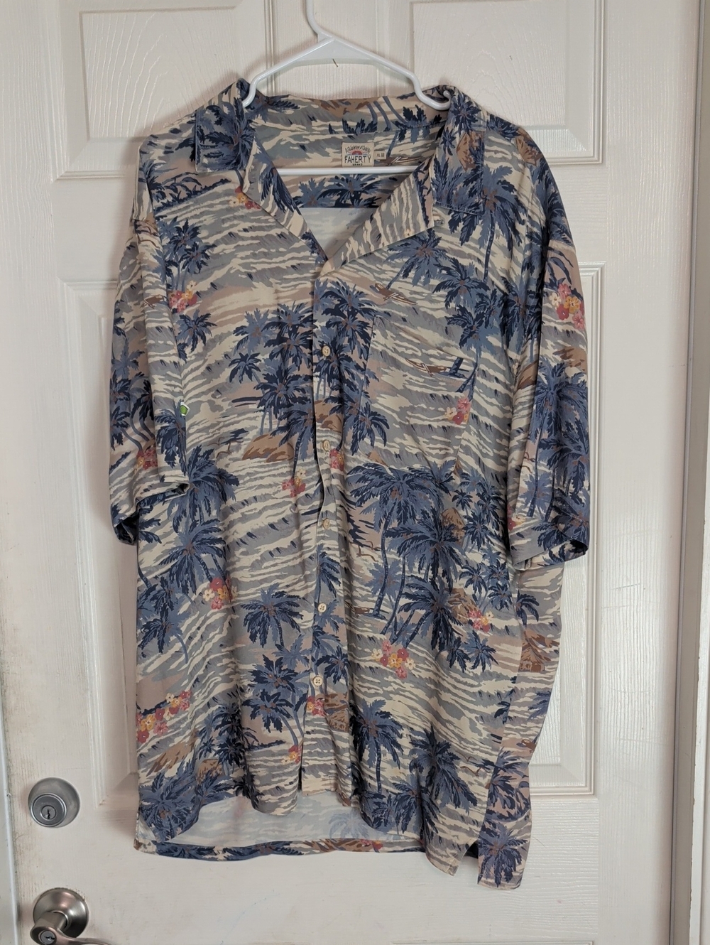 Faherty Men Size XL Short Sleeve Button Front Shirt Blue Palm Trees